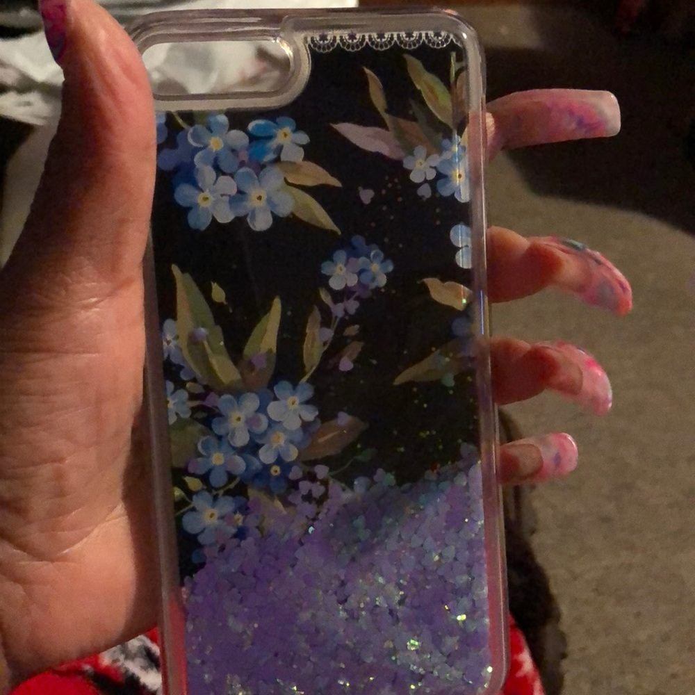 iPhone 7/8 Plus flowered case with purple glitter